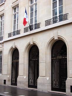 Entrada de Sciences Po París