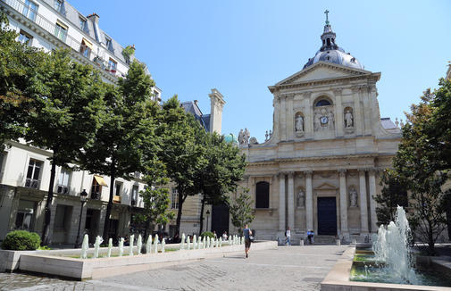 Plaza de la Sorbona en París